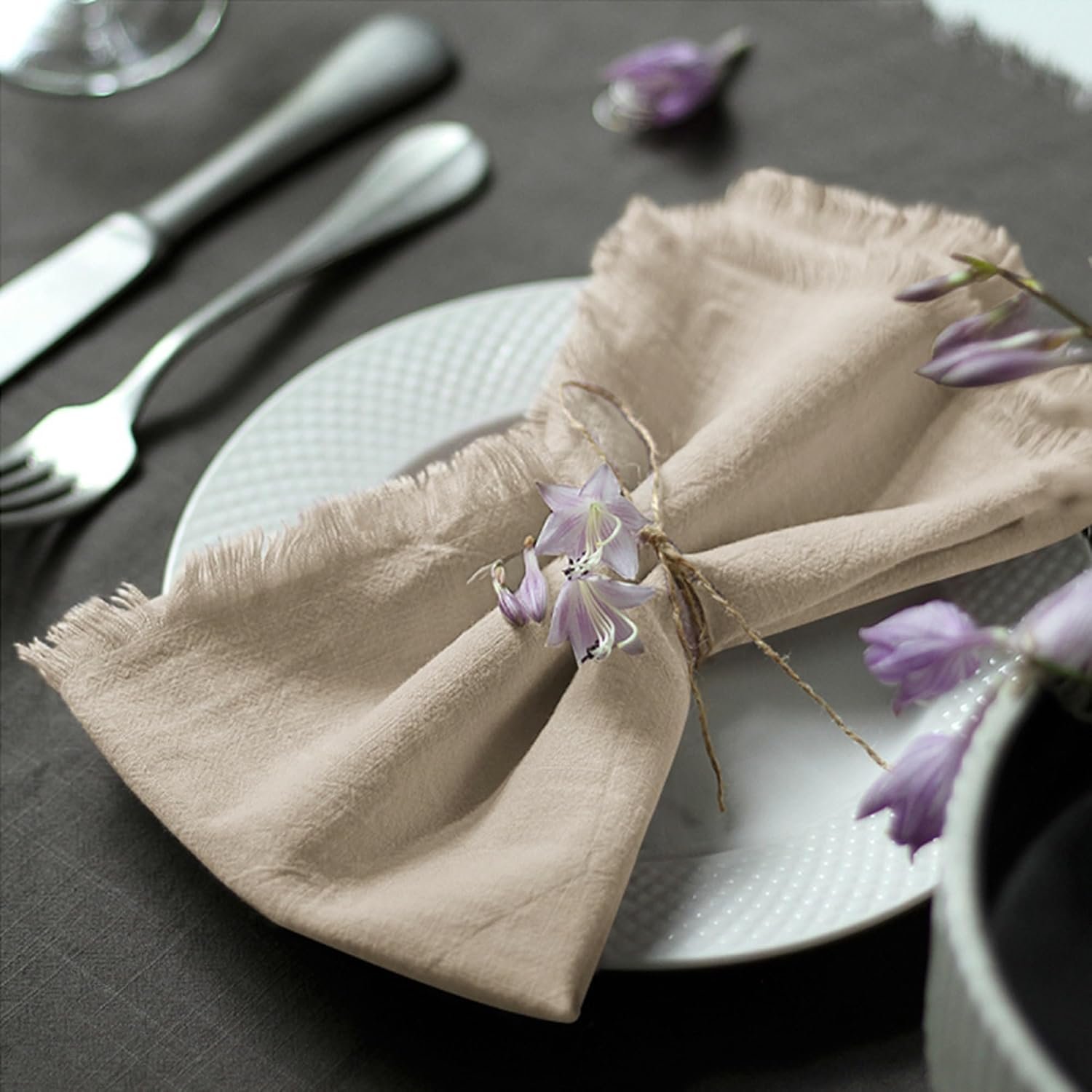 Handmade Cloth Napkins 100% Cotton Napkins with Fringe，Delicate Handmade Cloth Napkins for Dinners, Parties, Weddings and More，18 x 18 Inch Set of 4 – Beige